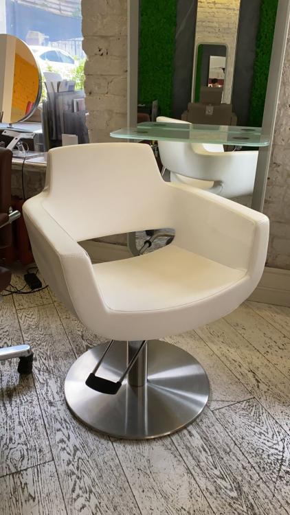 Кресло парикмахерское RETRO 431-combra white