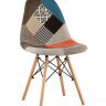 Стул Eames DSW в тканевой обивке в стиле пэчворк, сиденье пластиковое, ножки деревянные