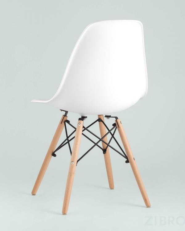 Стул Eames DSW белый пластиковый, ножки массив бука