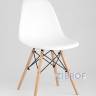 Eames D80 черный, 4 стула Eames DSW белые