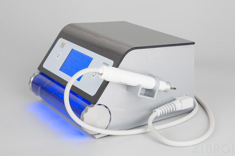 Педикюрный аппарат FeetLiner Breeze со спреем и подсветкой